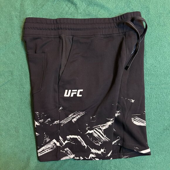 Venum UFC Fight Week Shorts - Size L - NWT - Picture 3 of 7